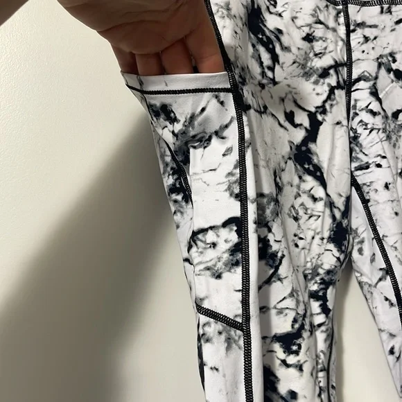 Women’s Size Large White/Black Marble Pattern High Waisted Yoga Pants w Pockets - Picture 4 of 8